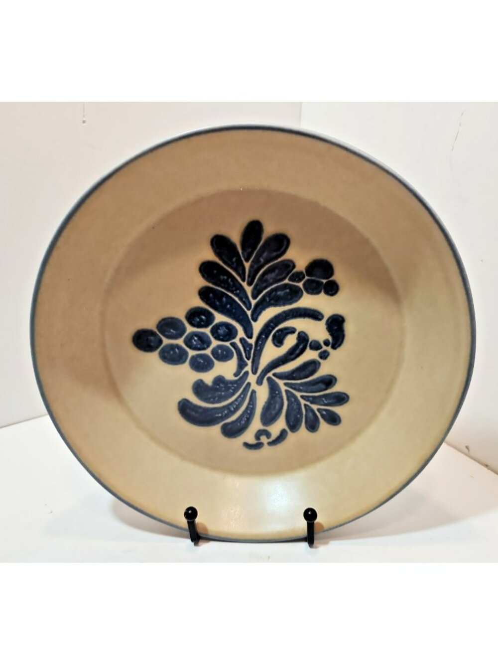 Vintage Pfaltzgraff Folk Art Tan & Blue 9"  Pie Plate #576 Castle Made in USA